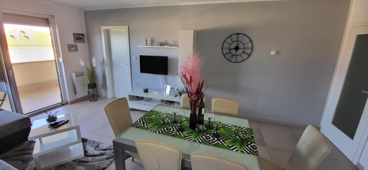 Apartment Summer Dream Пунат Екстер'єр фото